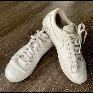 ✖️ WHITE NIKE BLAZERS ✖️